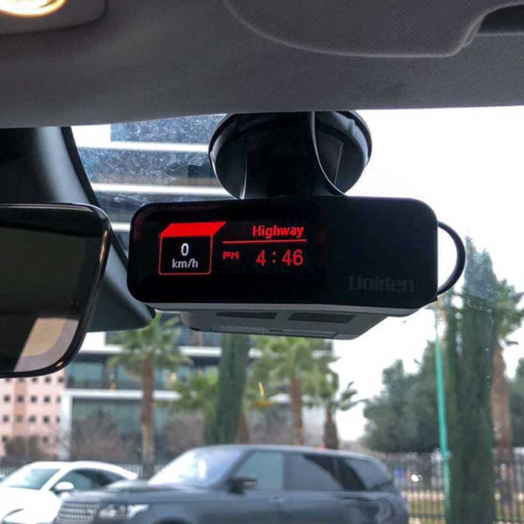 מערכות, גלאים ומסכים לרכב